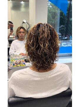 オーシャントーキョー 仙台(OCEAN TOKYO) ハイライト波巻きツイストスパイラルツーブロックメンズパーマ