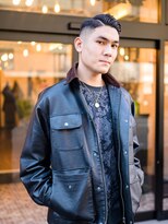 ブロートーキョーバーバーショップ 神田2nd(Bro Tokyo BARBERSHOP)&nbsp;ハイスキンフェードカット 左分けハードパートスタイル