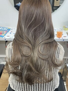 ラック 津田沼(LUCK) LUCK津田沼黒髪/グレーベージュ/レイヤーロング/前髪パーマ