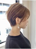 大人かわいい品のある大人ショートボブ耳かけ