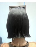 切りっぱなしボブ×ブルーブラックカラー