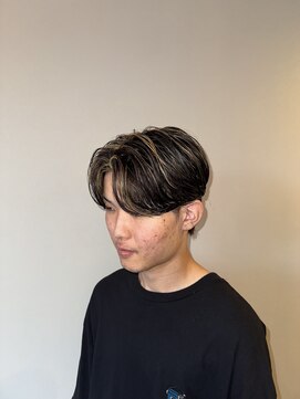 トラッド(TRAD) 毛流れセンターパート