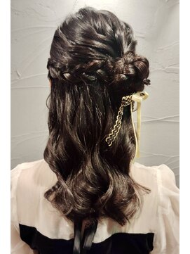 サンジュウナナドシー 大宮東口店(37.0℃) ゆるふわ編み込みハーフアップ、サイドシニヨン