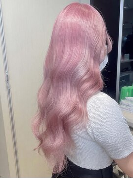 ピンクカラー/ブリーチカラー/ウルフカット/レイヤーカット