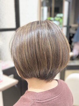 シュヴー 築地(CHEVEUX) 明るい白髪染め/白髪ぼかし/丸みショート/40代/50代/60代/