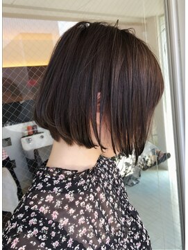 キアラ(Kchiara) 艶やかな質感のヘルシーショートボブ【ヒガシタダシ】