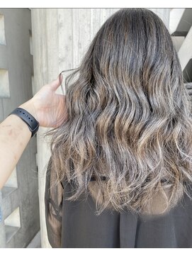 リバレッジ 白金(Leverage) アッシュグレー