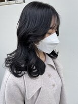 コキャン(COQUIN)&nbsp;韓国ヘア　韓国スタイル　シースルバング　黒髪　ブルーブラック