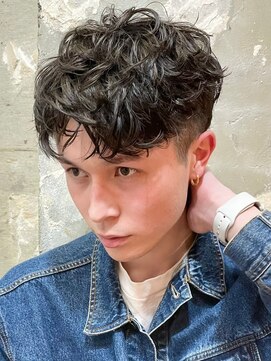 アカ(ACA) メンズマッシュパーマ波巻きツイストスパイラルパーマ札幌大通