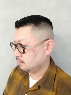 ソアー 新大阪(SOAR) 濡れパンアイロンパーマバズクロップボウズフェード【新大阪】