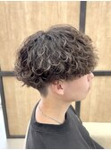 刈り上げツーブロック波巻きスパイラルパーマメンズマッシュ