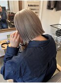切りっぱなしボブ ミルクティーベージュ