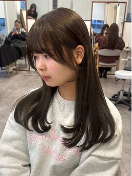 ポーチバイハニー オモテサンドウ(PORCH by HONEY omotesando) 韓国風顔周りレイヤー　内巻き　髪質改善　オリーブベージュ