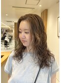 ベージュカラーハイライト×ウェーブパーマ