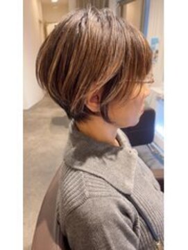 カナロアバイボニークチュール(KANALOAbyBONNY COUTURE) 外国人風ハイライト 美シルエット 耳かけショート