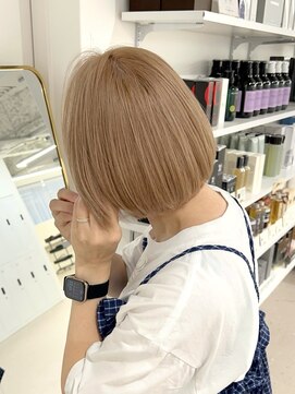 ノウハウ キョウト(KNOWHOW kyoto) ハイトーンベージュに合うボブ/ケアブリーチカラー