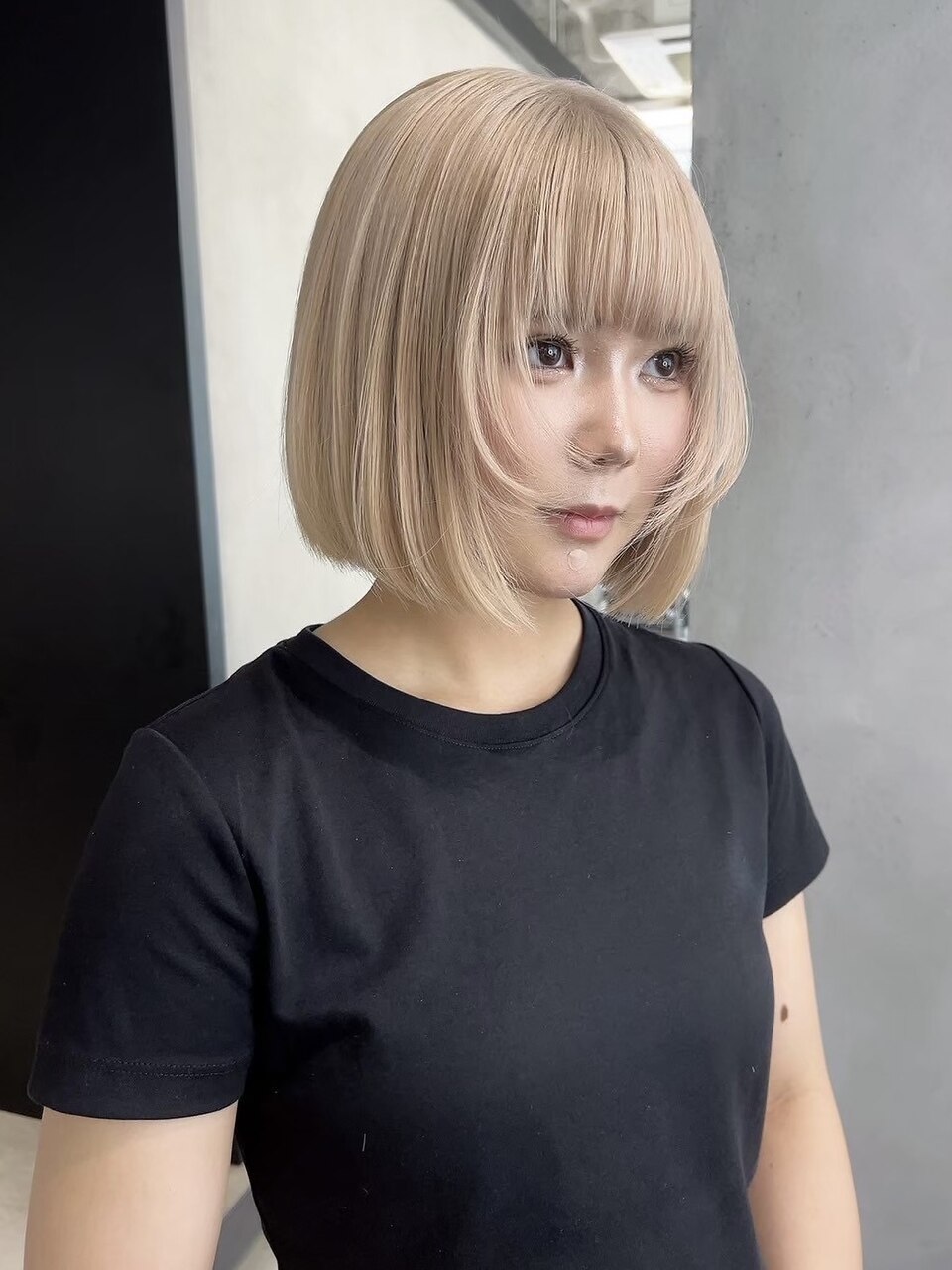 【人気No,1】ケアブリーチ+ハイトーンカラー+前処理TR\13,700