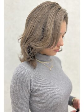 ウィズバイケンジ(Wiz by KENJE) 大人くびれミディ×柔らかベージュカラー◎透明感カラー