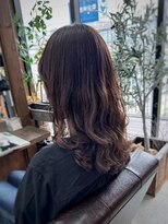 コモレビ(komorebi) 【山本智文】コテ巻き風デジタルパーマレイヤーカット