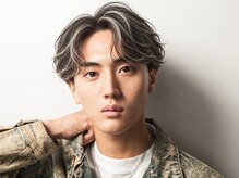 ラスト(LUAST)の雰囲気（＃フェザーパーマとハイライト相性◎[眉毛/メンズ美容室]）