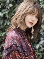 アトリエ フェム(atelier.fem)&nbsp;atelier 透け感ベージュ×ナチュラルウェーブ