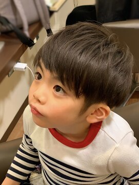 チェアー ヘアスパネイル(Chair hair spa nail) 【CHAIR2021春】キッズ刈り上げアシメバング