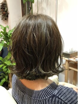 カルヘアー(KALU HAIR)の写真/【北24条駅徒歩1分】他にはない『柔らかさ』を表現するベースはカットから。365日、楽にお洒落に心地よく。