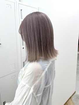 シーラス(cirrus) 【akari担当】ハイトーンシルバー20代/30代/40代/50代