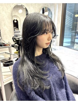 シティ(CITY) ブルーブラック レイヤーカット 韓国ヘア