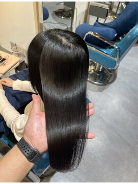 リラエ(Lyrae) 縮毛矯正/髪質改善/美髪カラー/トリートメント【大阪/西梅田】