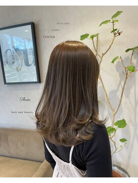 スリー(Three) 【柔らかい雰囲気に♪】mild beige