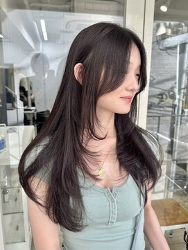 シーン(seen) ○ロングウルフレイヤーカット顔まわりカット○表参道