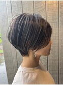 ひし形ショートボブ×ハイライト×グレージュ×前髪あり