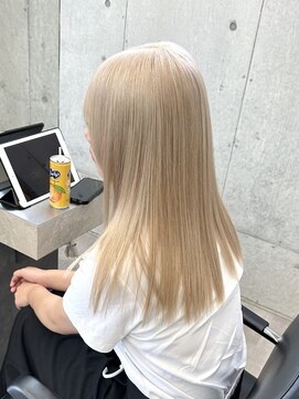 ローレン(Lolen.) ホワイトブロンドベージュ/ストレートロングヘア