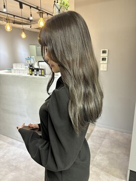 アトレ 梅田店(attrait) オリーブグレージュ〇