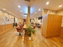 Ｑ、男性スタイリスト、女性スタイリストの希望はできますか？