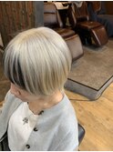 ホワイトベージュウルフヘアスタイル♪