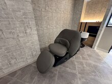 アビス バイ トウキョウ 琴似店(abis by tokyo)の雰囲気（グレー基調で洗練された店内で落ち着いて過ごせます[札幌琴似]）