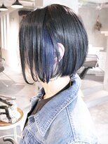 ロリム(RorriM)&nbsp;前下がりショートボブ　インナーカラー　ブルー　ダブルカラー