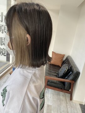 リズム(lysm) インナーカラー ブロンドベージュ × 外ハネボブ