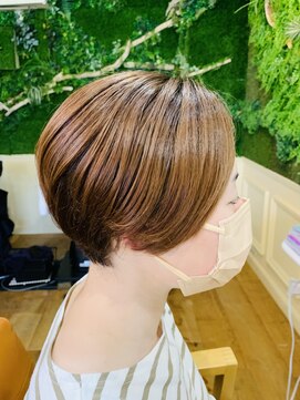 レガーロ(regalo) 前下がり・ショートボブ