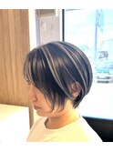 ショートボブ