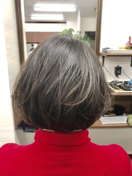 【県立中央病院裏】納得の染め上がり&リーズナブル価格が嬉しい!平日レディースカット+カラー(Tr付き)\8000