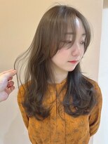 レジナヴィータ 栄(Reginavita)&nbsp;ロングレイヤー 韓国ヘア 顔周りレイヤー グレージュ