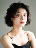 イメチェン/ホワイトブロンド/外ハネボブ/美髪/ワイドバング