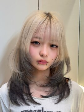 ロンド レア 天神大名店(Lond Le’a) 小顔/抜きっぱなしブロンド /シャドールーツ/オリーブグレー