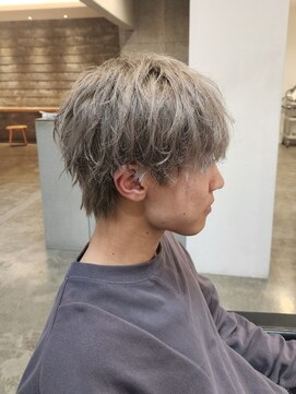 ニアウ 伊勢崎連取店(Niau) マッシュウルフツイストスパイラルパーマハイトーンベージュ