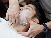 ヘアーサロン ミウラ(hair salon miura)の雰囲気（スチームで剃刀の滑りをなめらかに。産毛までスッキリ。）