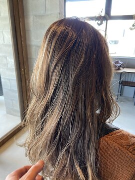 ブロック(BLOCK.) イルミナカラー