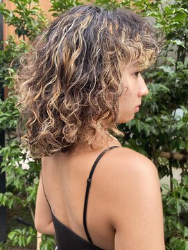 ストラマ(STRAMA) harumiyaブリーチカラーパーマ